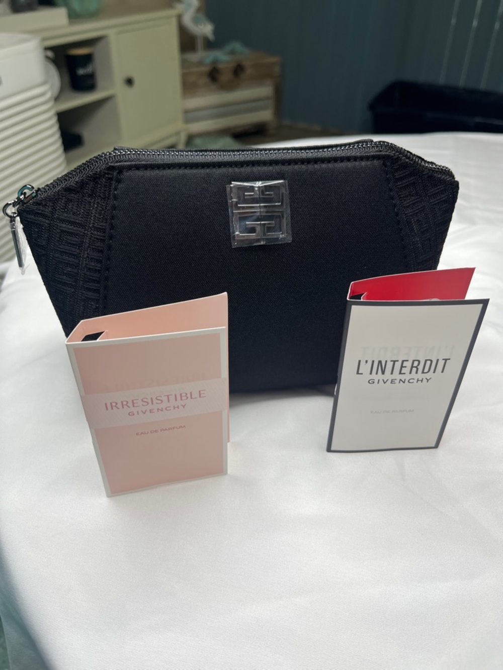 Givenchy Black Logo Cosmetic Bag + Irresistible & L’Interdit Perfume Samples-NEW - Picture 4 of 8